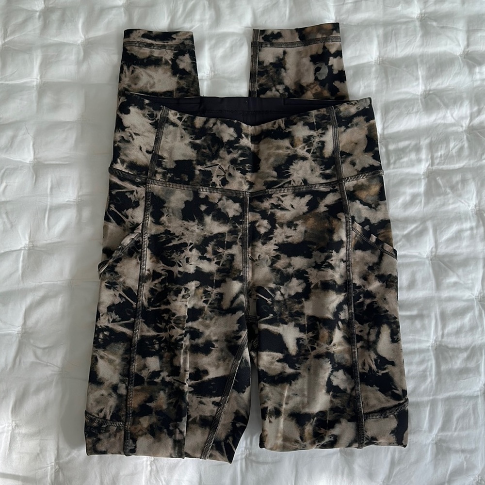 Wunder train Lululemon leggings with pockets